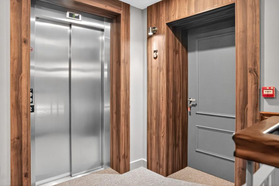 Site 11, Six West The Promenade