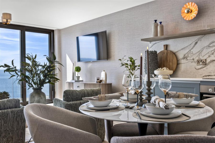 Site 14, Six West The Promenade