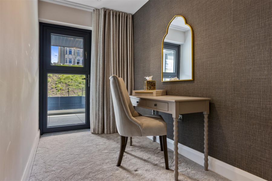 Site 14, Six West The Promenade