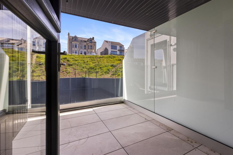 Site 14, Six West The Promenade