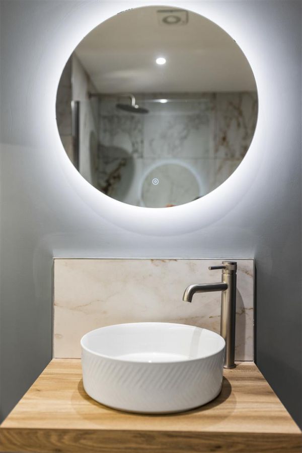 Site 14, Six West The Promenade