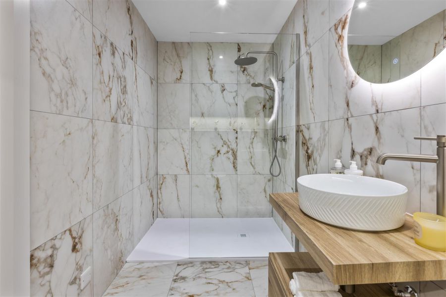 Site 14, Six West The Promenade