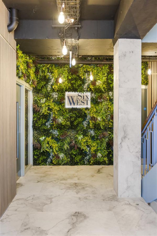 Site 15, Six West The Promenade