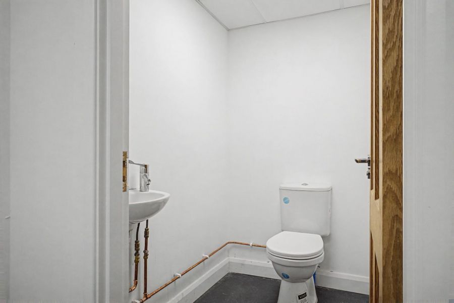 Commercial Unit Gortnessy Meadows