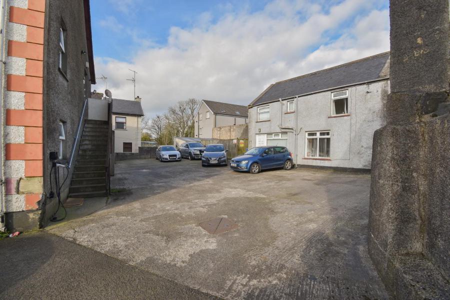 4x Flats, Yard & House, 30a, 30b, 30c, 32a, 32b Ballycregagh Road