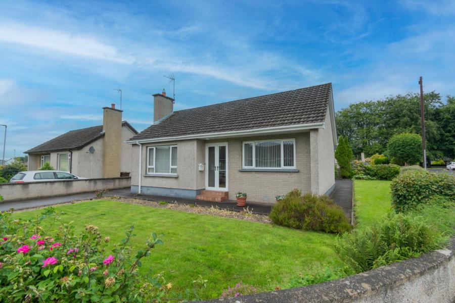 6 Whinsmoor Avenue