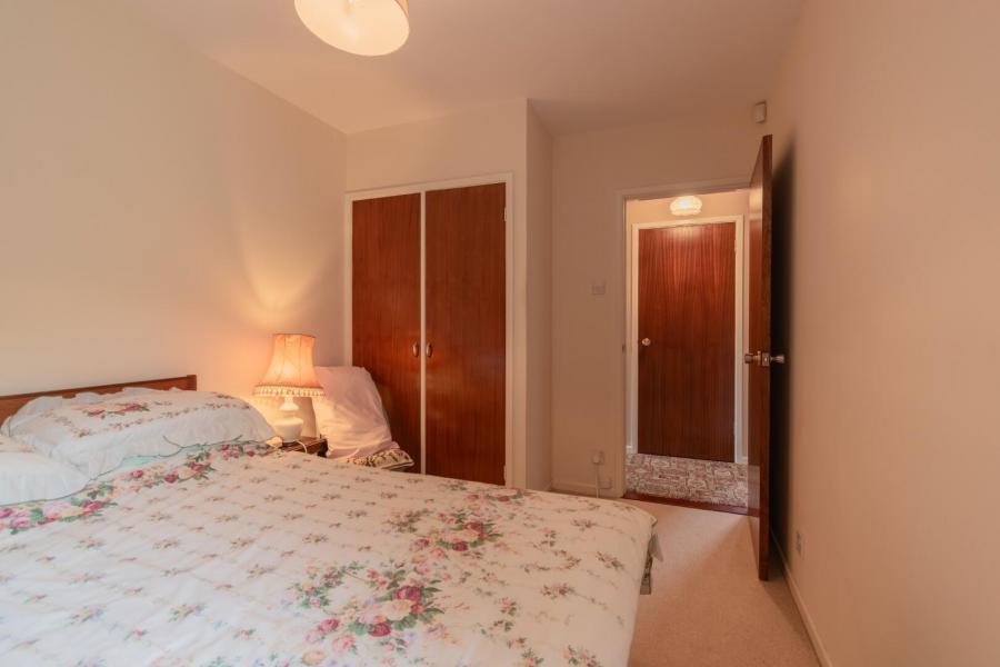 6 Whinsmoor Avenue