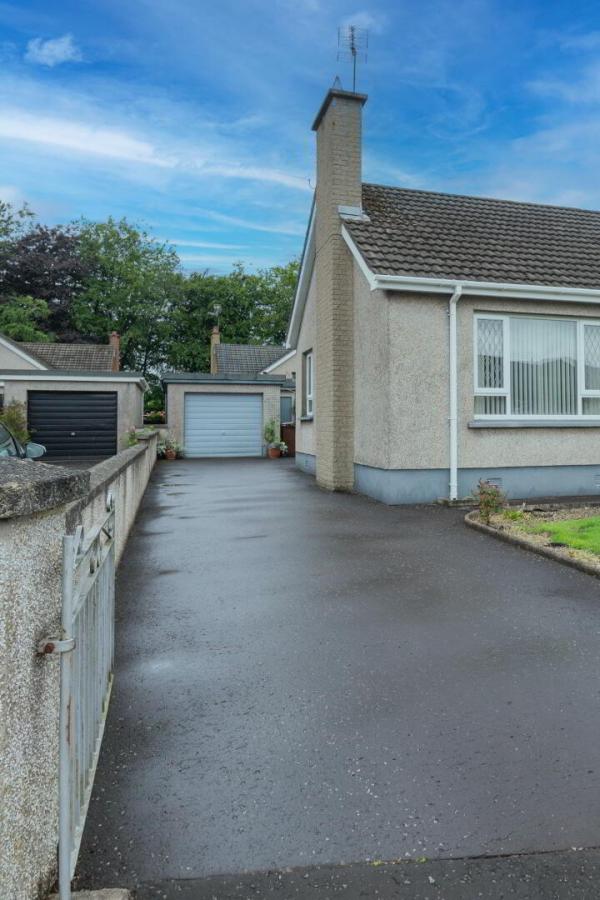6 Whinsmoor Avenue