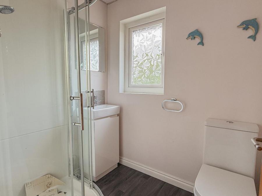 59 Crosshill View
