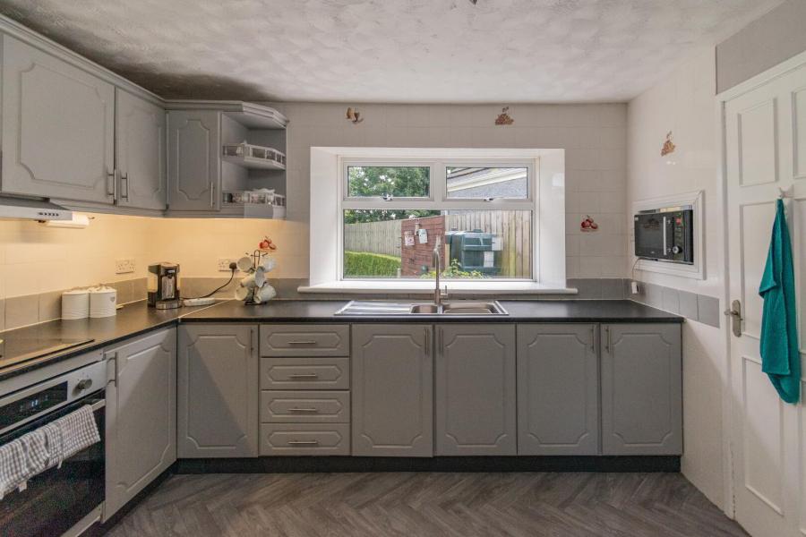Pinegrove Cottage, 126 Doury Road