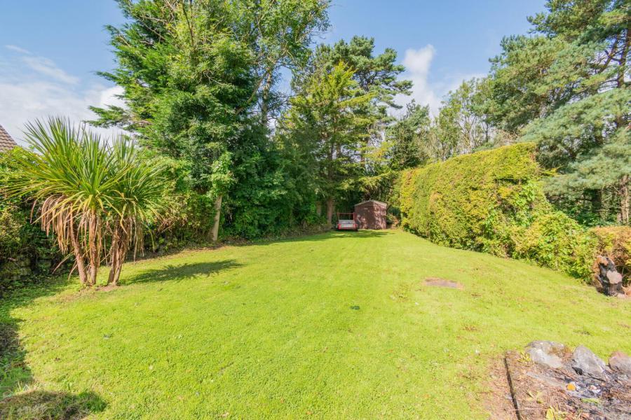 Pinegrove Cottage, 126 Doury Road