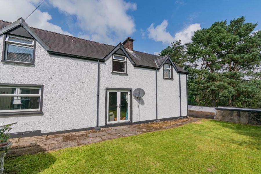Pinegrove Cottage, 126 Doury Road