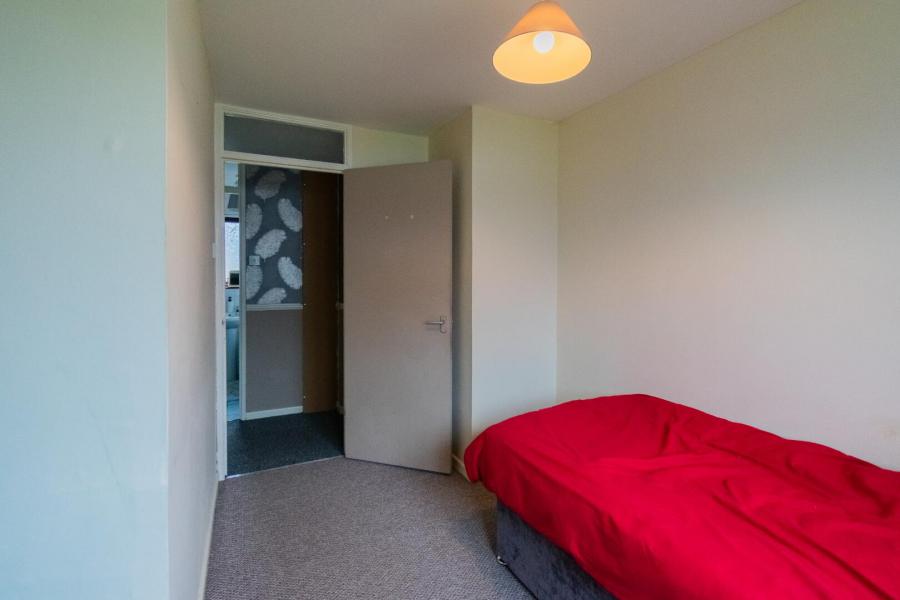 9 Loran Walk