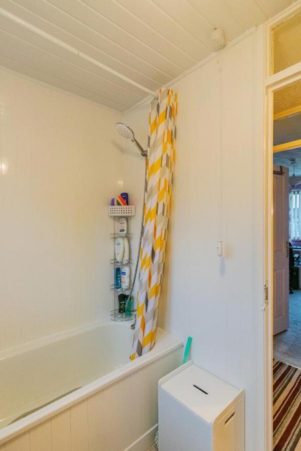 11 Loran Walk