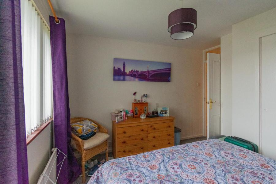 11 Loran Walk