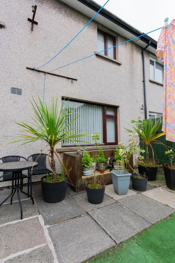 11 Loran Walk
