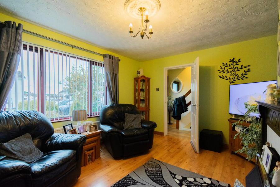11 Loran Walk