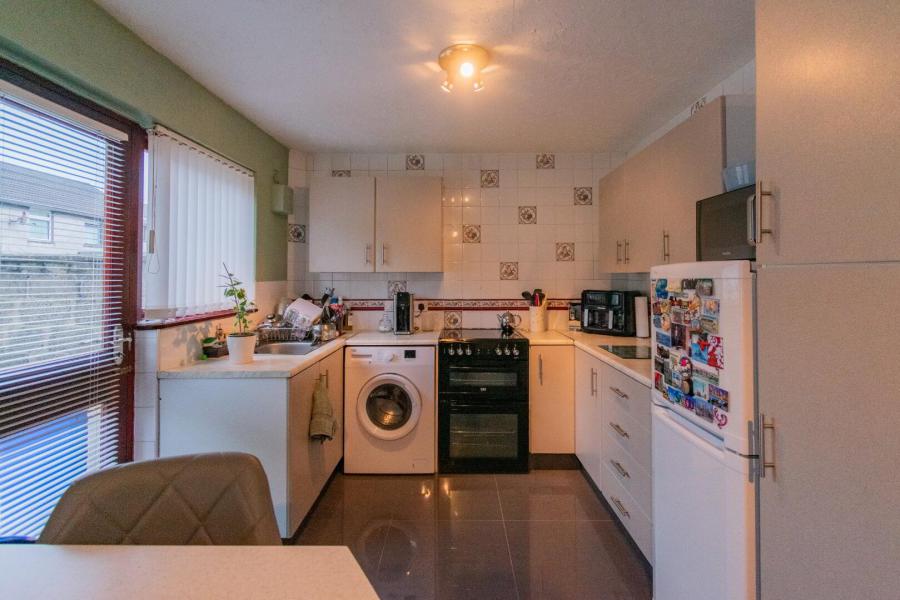 11 Loran Walk