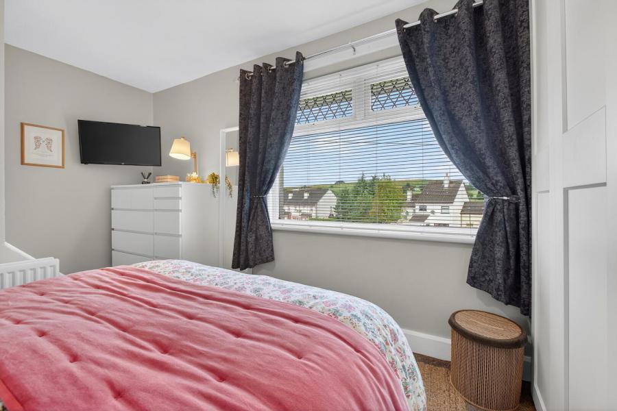 15 Sunray Crescent
