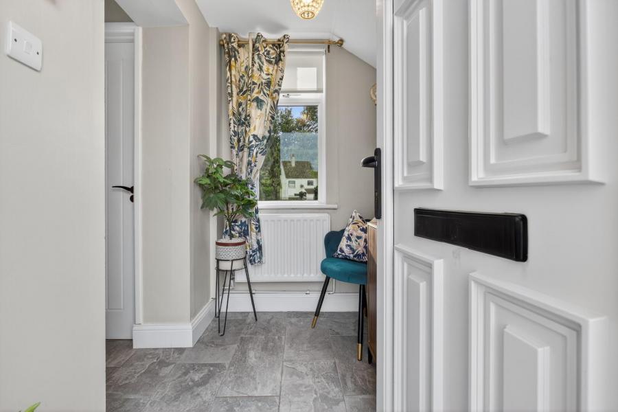 15 Sunray Crescent
