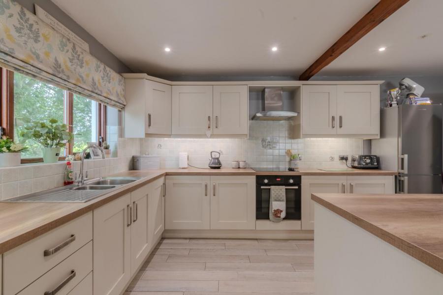 14 Maxwells Road