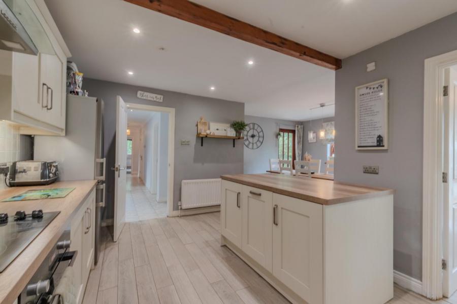 14 Maxwells Road
