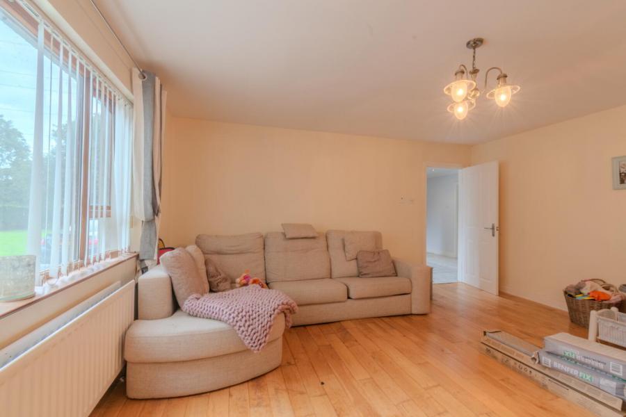 14 Maxwells Road