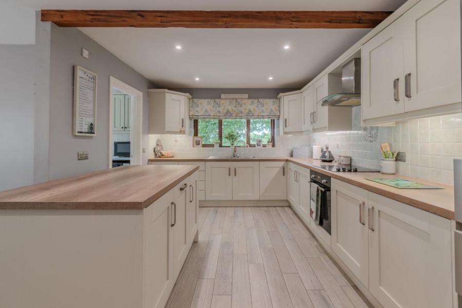 14 Maxwells Road