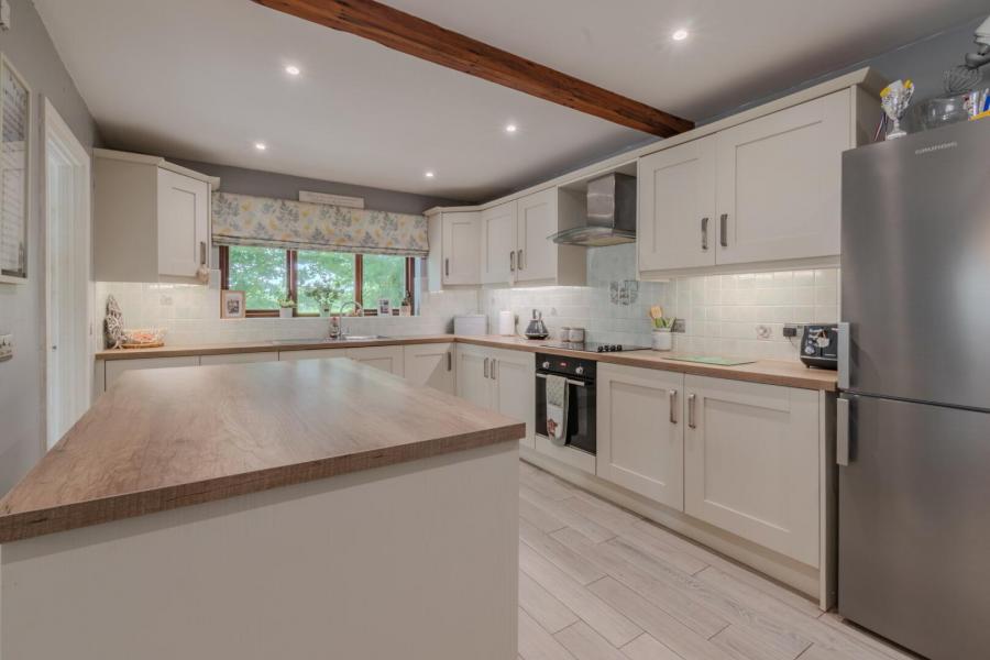 14 Maxwells Road