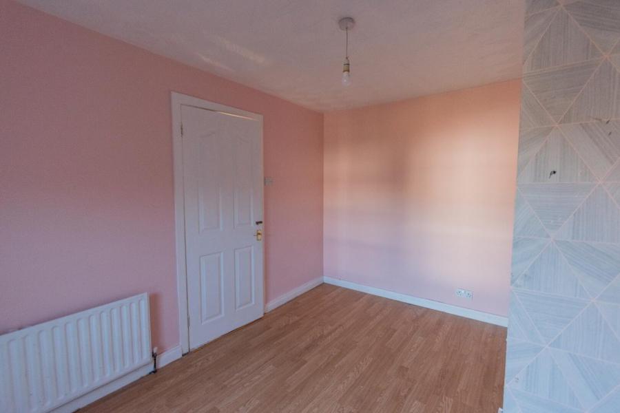 18 Moat Road