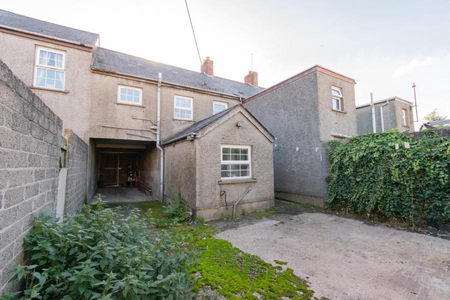 18 Moat Road