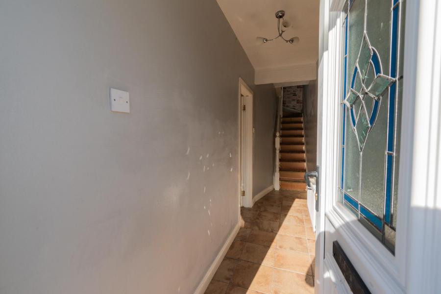 18 Moat Road