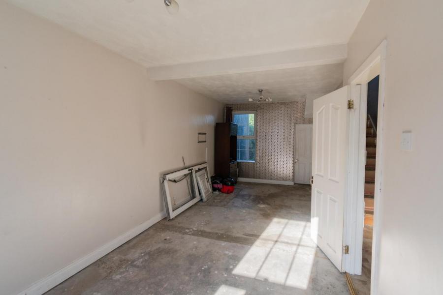 18 Moat Road