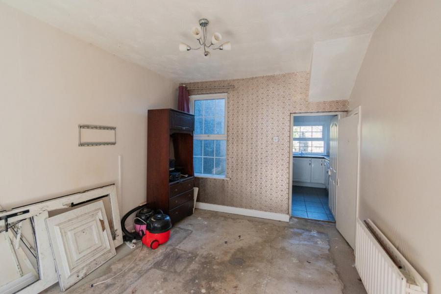 18 Moat Road