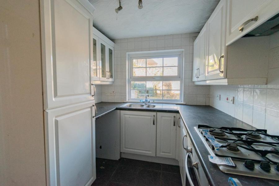 18 Moat Road