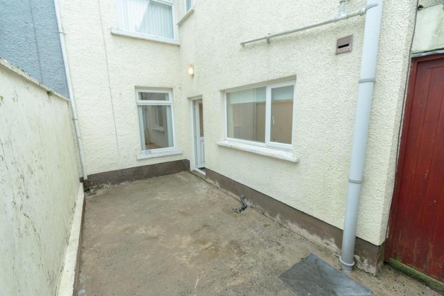 32 Clarence Street
