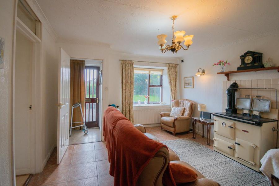 47 Crosskeys Road