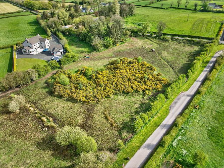 50 /52 Clonkeen Road