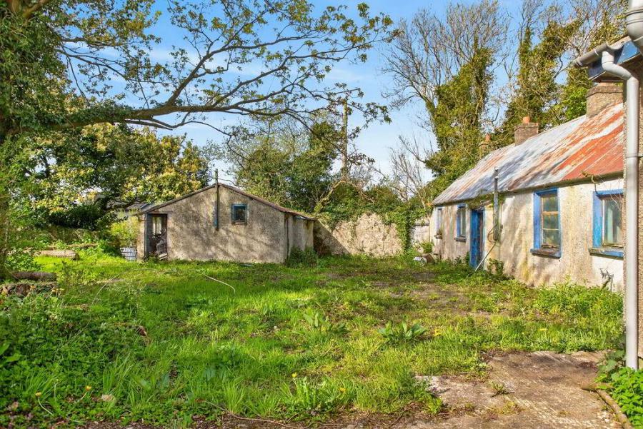 50 /52 Clonkeen Road