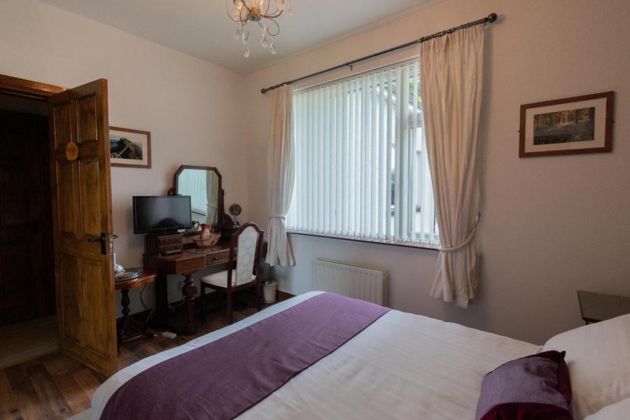 1 Glebe Road