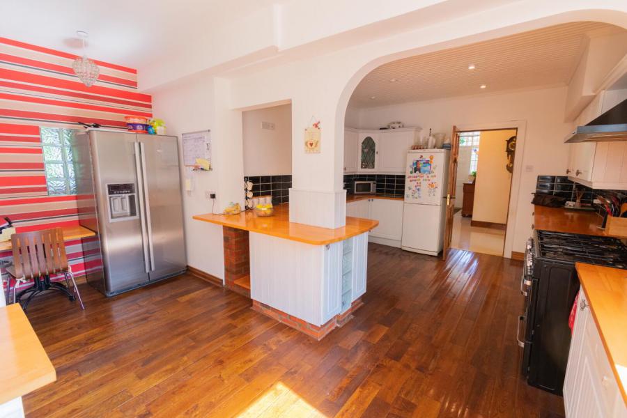 1 Glebe Road