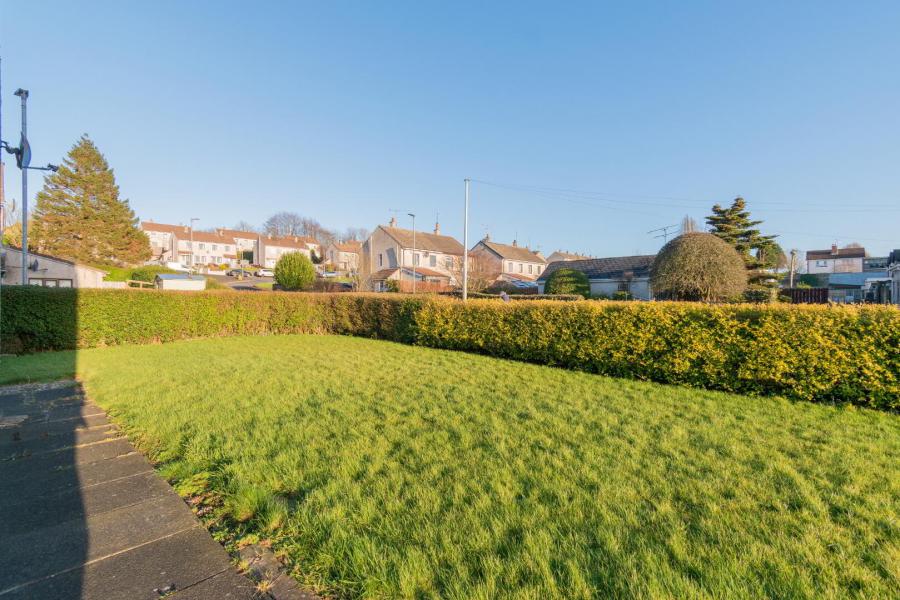 2 Chichester Park West