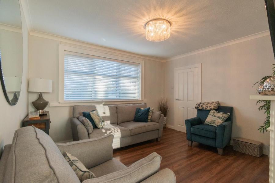 2 Chichester Park West