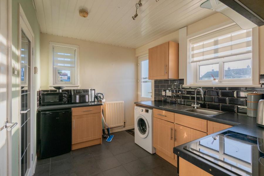 2 Chichester Park West