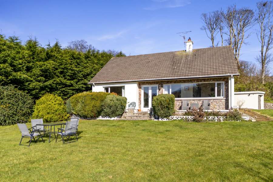 Brae Cottage, 54 Layde Road