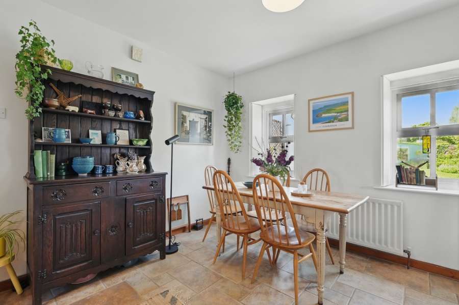 Sheelaghs Cottage, 6-8 Strand View Park