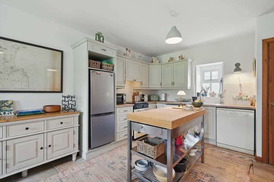 Sheelaghs Cottage, 6-8 Strand View Park