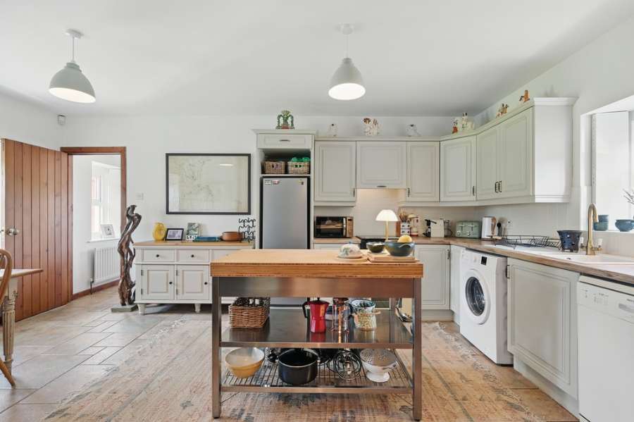Sheelaghs Cottage, 6-8 Strand View Park