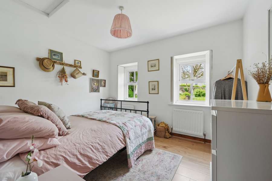 Sheelaghs Cottage, 6-8 Strand View Park