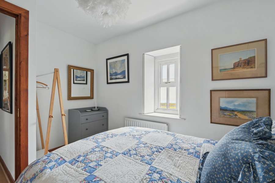 Sheelaghs Cottage, 6-8 Strand View Park
